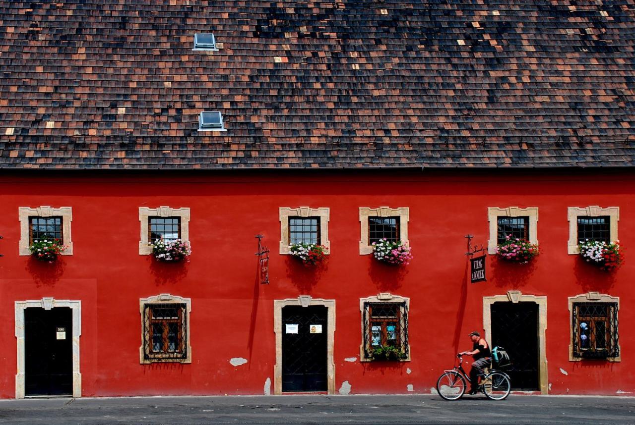 瓦茨Rubra Panzio住宿加早餐旅馆 外观 照片